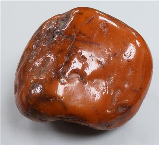 A large piece of raw amber, gross weight 1636 grams, height 11cm.